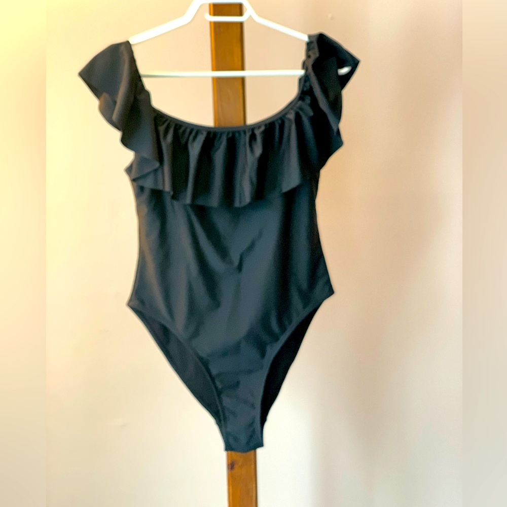 CABANA DEL SOL | Ruffled Off The Shoulder Black Swimsuit